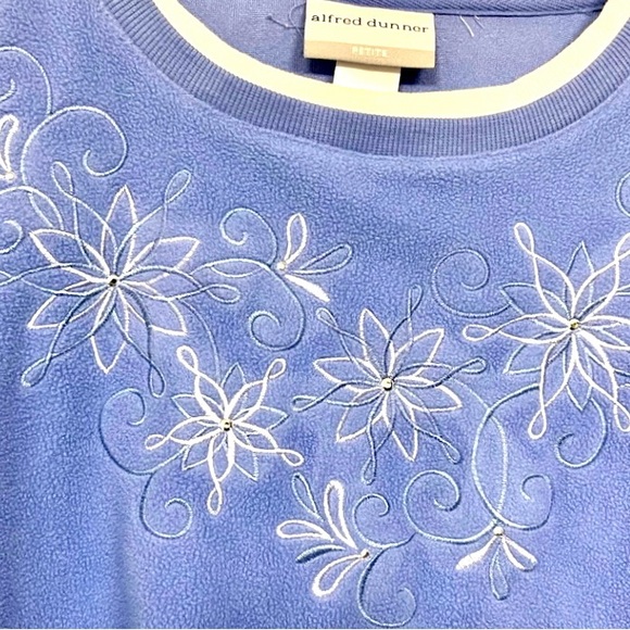 Alfred Dunner Fleece Top. Size PM - Picture 3 of 10
